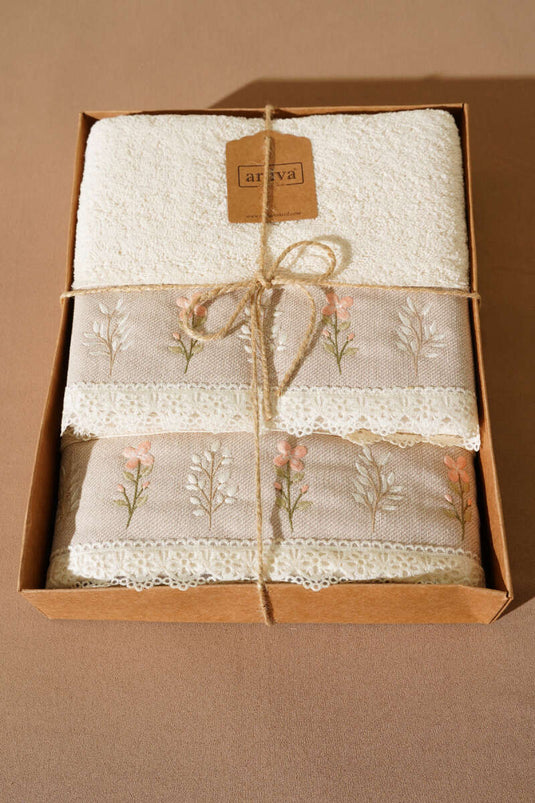 طقم مناشف حمام ويد من قطعتين من الدانتيل المطرز (متنوع) 1