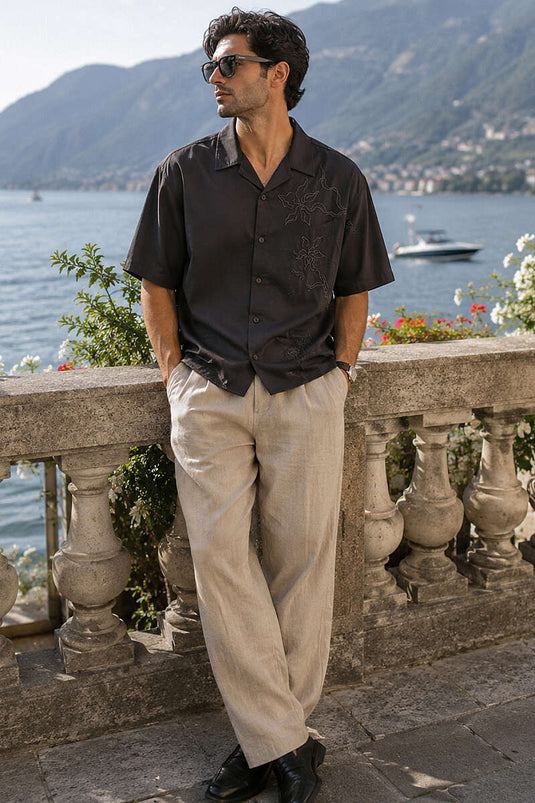 Chemise homme avec broderie au dos, inscription, couleur café