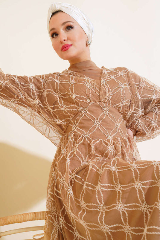 Vestido De Tul Bordado Latte