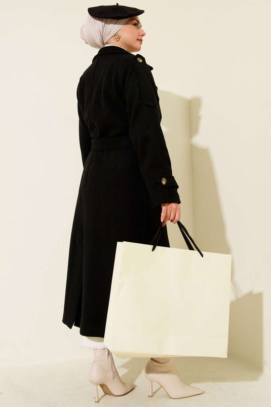 Kaschmirmantel mit Schulterklappen und Knopfdetail in Schwarz