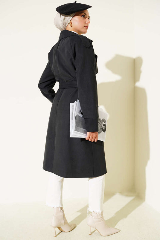 Trenchcoat mit Schulterklappen und Knopfdetail in Schwarz