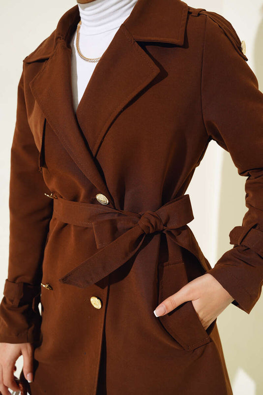 Kurzer Trenchcoat mit Schulterklappen in Braun