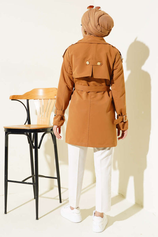 Kurzer Trenchcoat mit Schulterklappen in Hellbraun