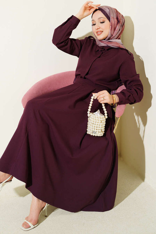 Ensemble deux pièces avec jupe plissée et épaulettes, couleur prune
