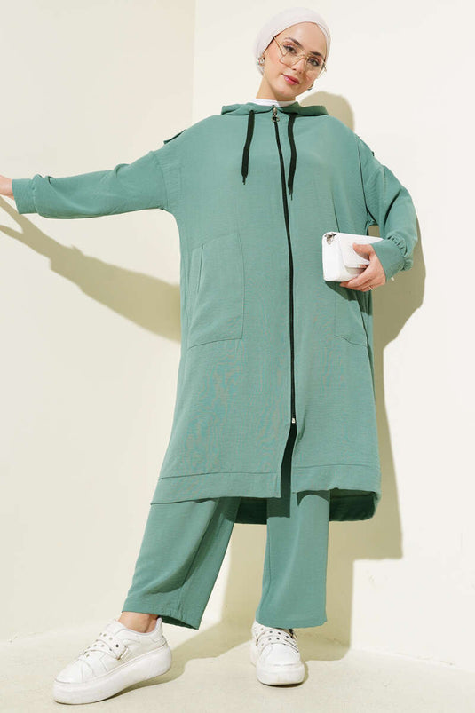 Ayrobin Zweiteiliger Anzug mit Schulterklappen und langer Strickjacke, Altersgrün