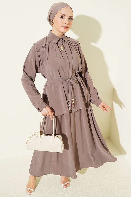 Completo doppio in modal con gonna plissettata e spalle arricciate, colore visone