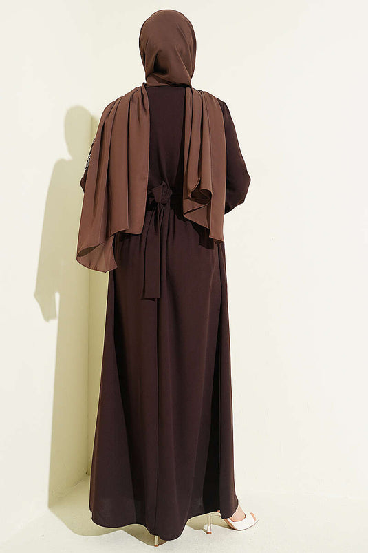 Robe boutonnée avec broderie florale sur l'épaule, marron foncé