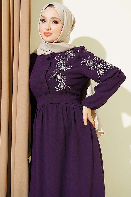 Kleid mit Schulterblumenstickerei und Knöpfen, Lila