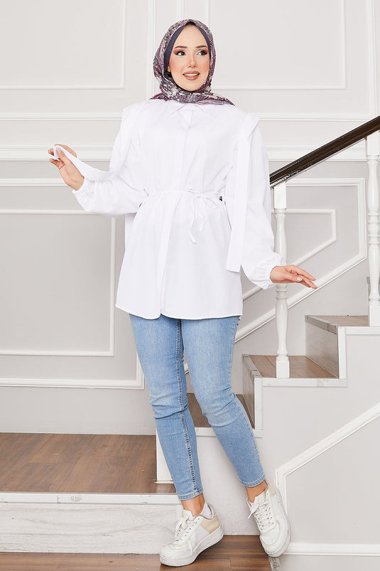 Chemise hijab blanche à boutons cachés et détails sur les épaules