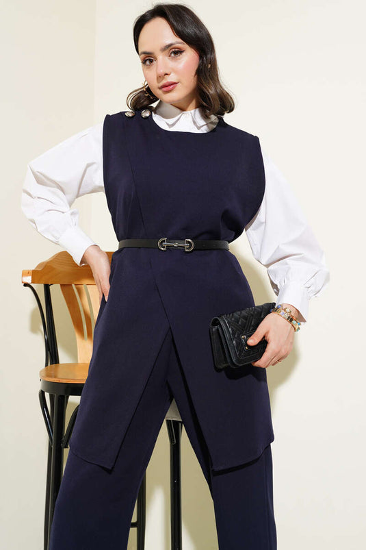 Zweiteiliger Anzug mit Knopfleiste und Gürtel an der Schulter, Marineblau