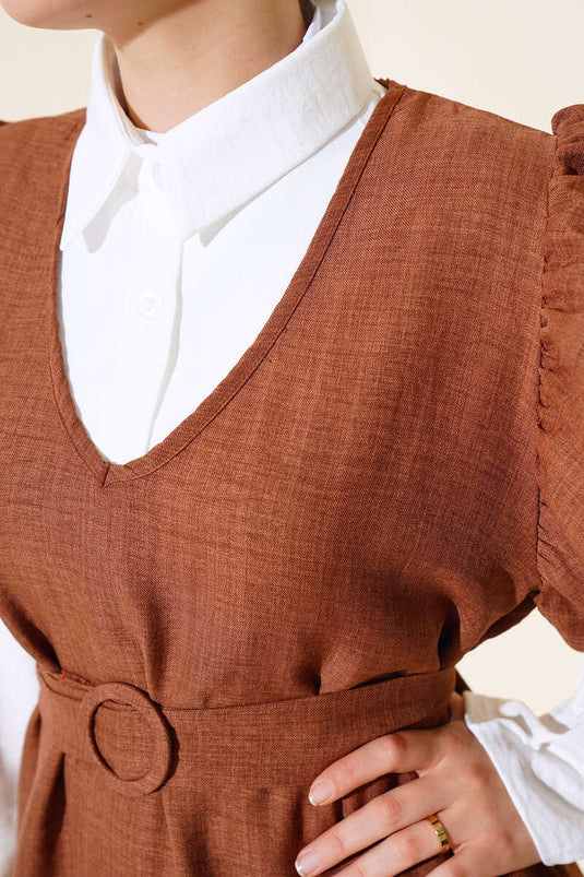 بدلة كتان ثلاثية الكتفين باللون البني