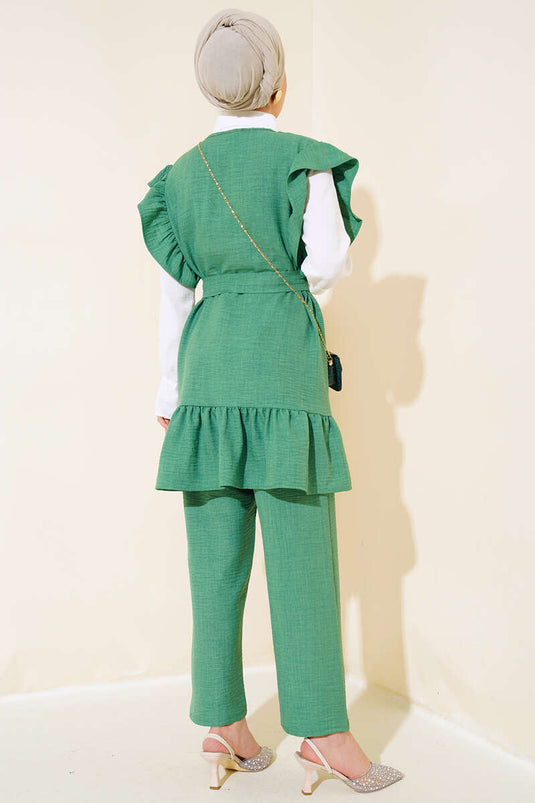 بدلة كتان ثلاثية الكتفين باللون الأخضر