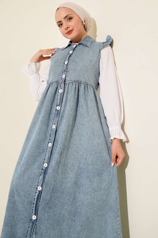 Robe bleu jean avec détails à volants aux épaules