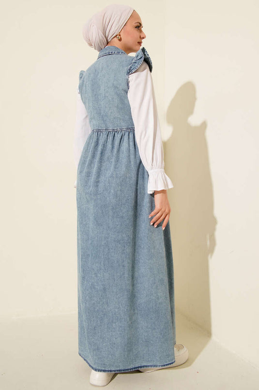 Robe bleu jean avec détails à volants aux épaules