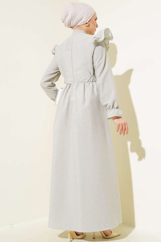 Robe en seersucker à volants et taille élastique aux épaules, couleur fumée