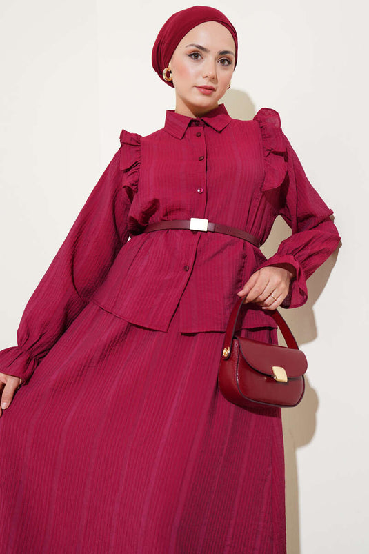 Costume deux pièces à jupe volantée sur les épaules rouge bordeaux