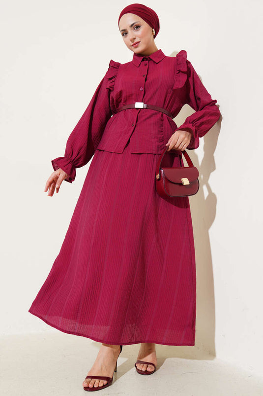 Costume deux pièces à jupe volantée sur les épaules rouge bordeaux