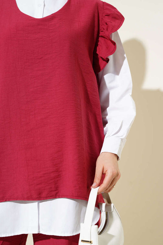 بدلة من ثلاث قطع مع سترة مكشكشة على الكتف باللون الأحمر الداكن