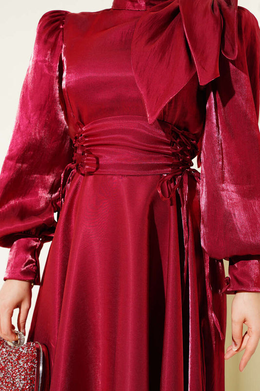 Glänzendes Abendkleid mit Schulterschleife, Burgund