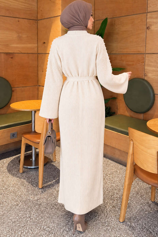 Strickkleid Mit Schulter-Perlendetails Und Steinen