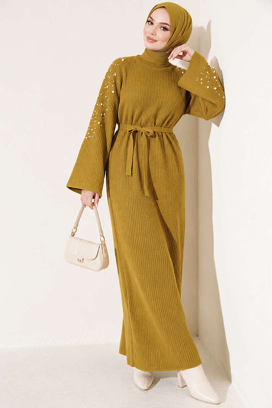 Robe En Maille Olive À Ceinture Et Perles À L'épaule