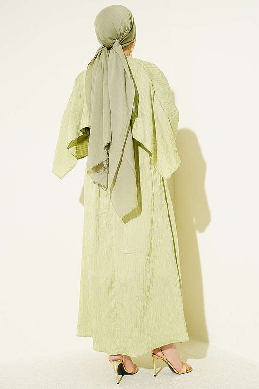 Robe à détails pailletés avec cape épaule en vert avocat
