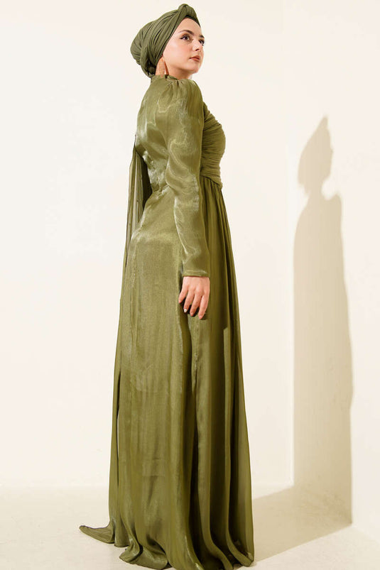 Robe de soirée kaki avec cape à épaulette ornée de pierres