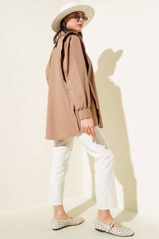 قميص بني مطوي الكتف مع حزام