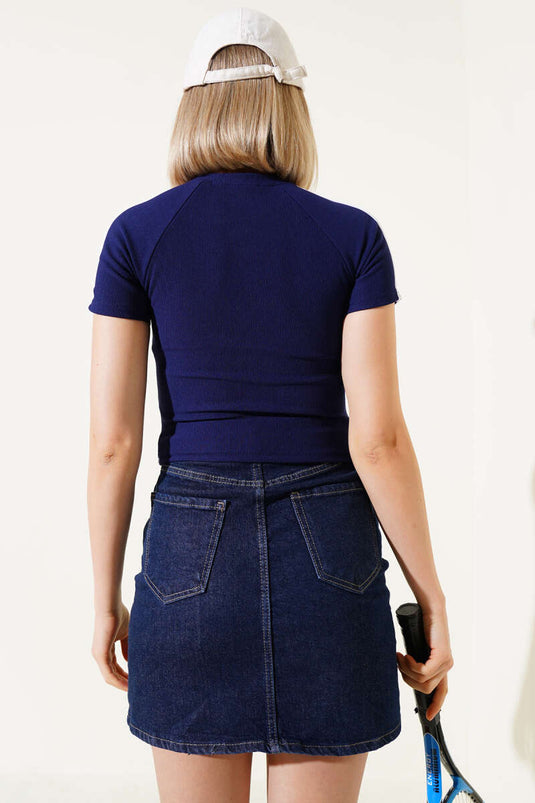 Short rayé à épaules dénudées bleu marine