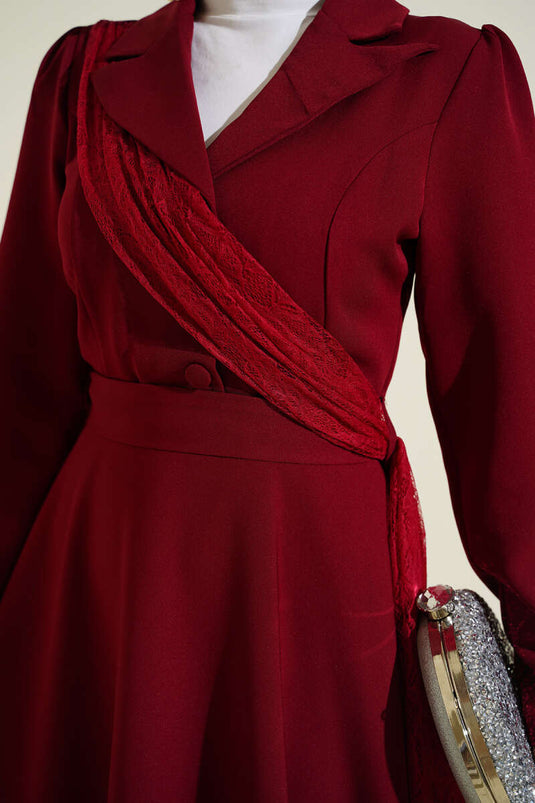 Robe croisée à col en tulle bordeaux avec épaulettes