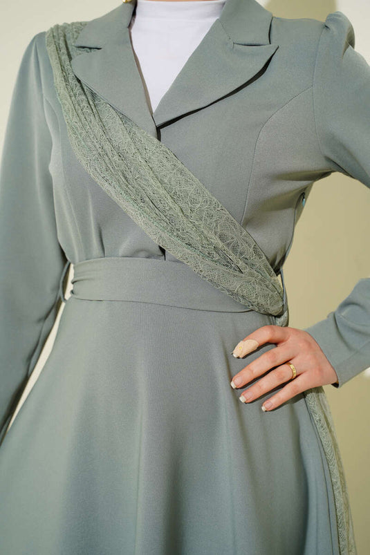 Robe croisée à col en tulle vert avocat