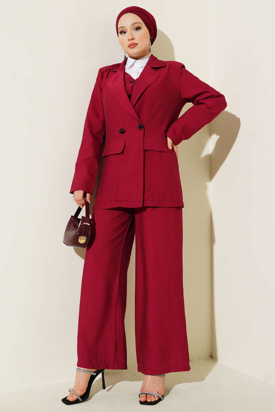 Costume trois pièces avec épaulettes, veste et gilet, bordeaux