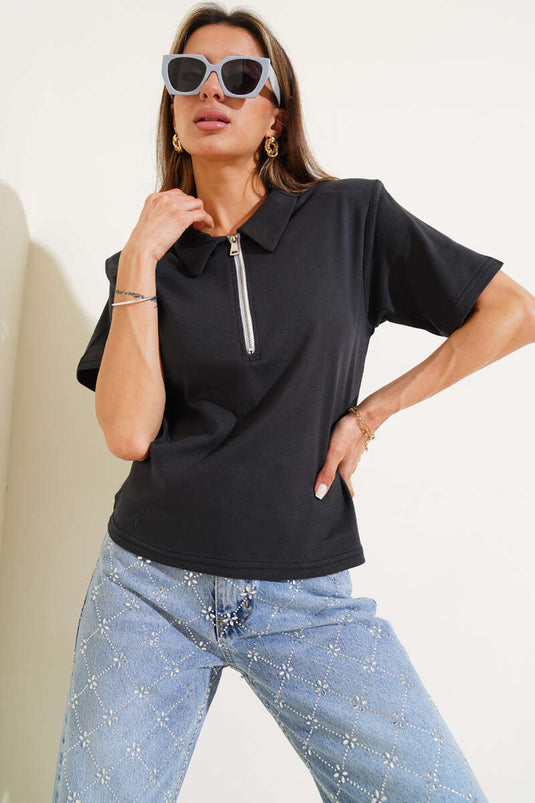 T-shirt noir à fermeture éclair avec épaulettes