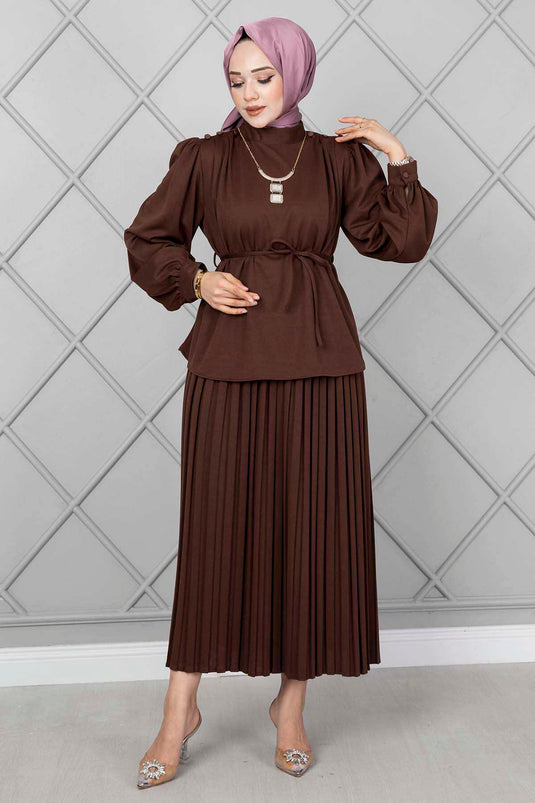 Costume deux pièces hijab avec boutons sur les épaules marron