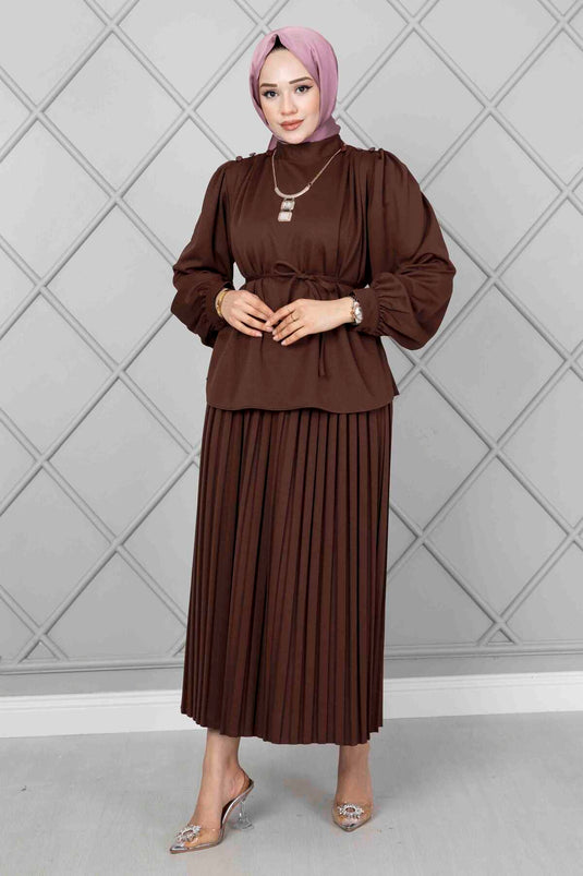 Costume deux pièces hijab avec boutons sur les épaules marron