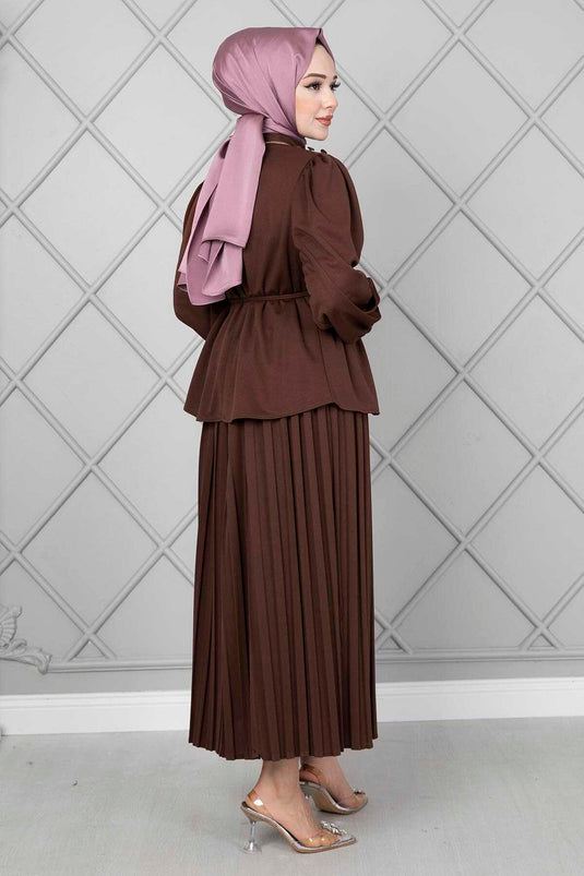 Costume deux pièces hijab avec boutons sur les épaules marron