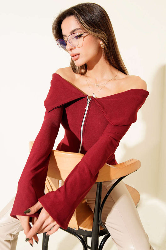 Chemisier à épaules dénudées et fermeture éclair, bordeaux.