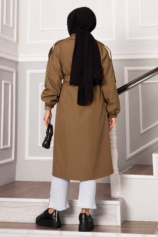 Buttoned Trench Coat with Shoulder Epaulettes in Tan