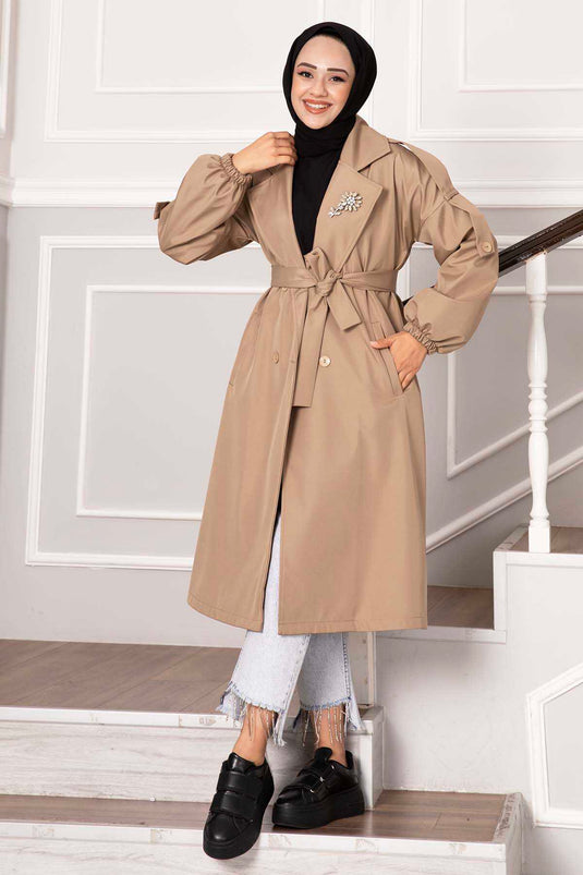 Buttoned Trench Coat with Shoulder Epaulettes in Beige