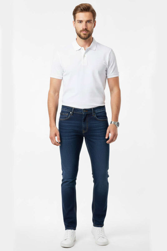 بنطال جينز رجالي أزرق كحلي بجيوب أمامية وخلفية وبتقنية الليكرا