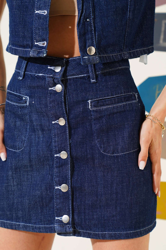 Ensemble deux pièces en jean bleu marine à boutons sur le devant