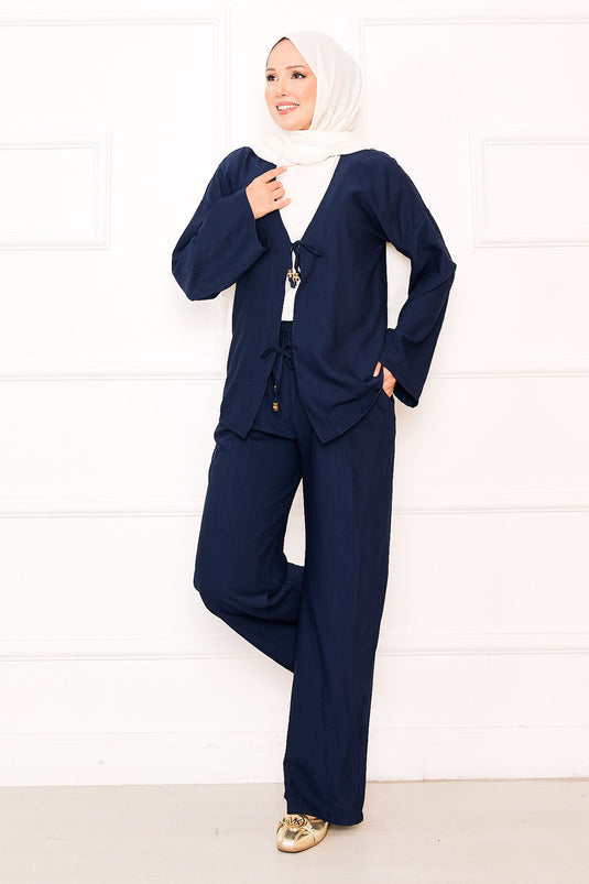 بدلة من قطعتين مع تفاصيل دانتيل أمامية وبنطلون، أزرق داكن