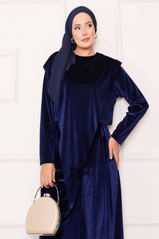 بدلة مخملية بتفاصيل أمامية غير متماثلة، أزرق داكن