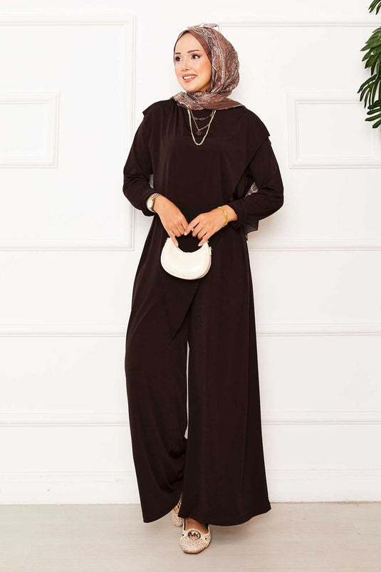 Costume deux pièces Sandy marron avec détail asymétrique sur le devant