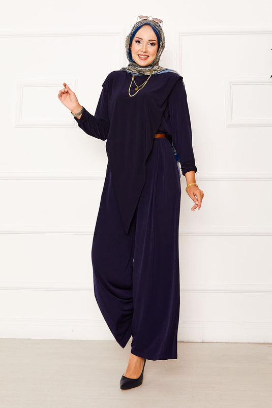 Costume deux pièces Sandy bleu marine avec détail asymétrique sur le devant