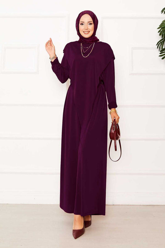 بدلة ساندي من قطعتين باللون الأرجواني مع تفاصيل أمامية غير متماثلة