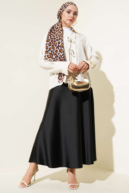 بلوزة من الكتان مع تفاصيل دانتيل في الأمام، بيج