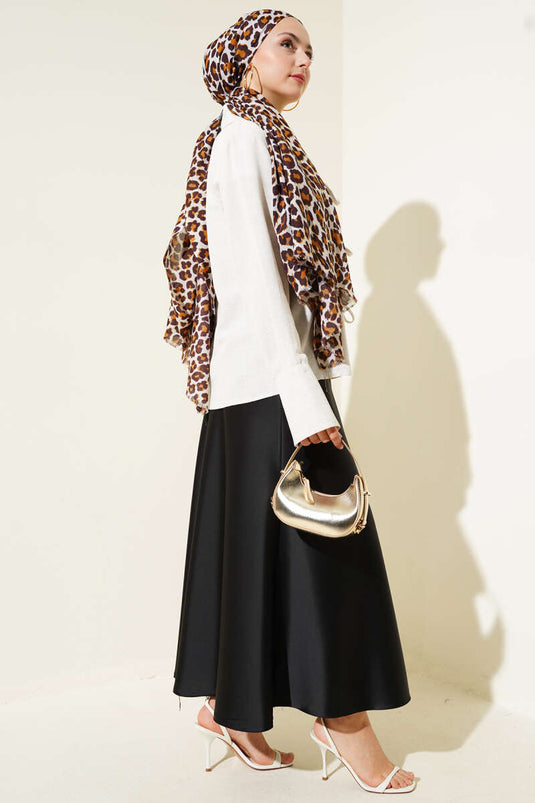 بلوزة من الكتان مع تفاصيل دانتيل في الأمام، بيج