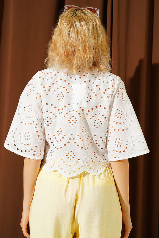 Önü Bağlamalı Brodeli Bluz Ekru