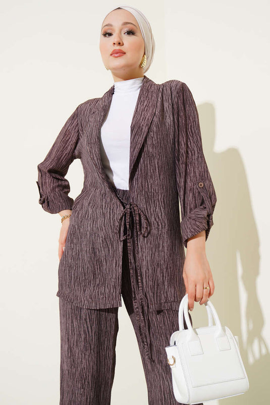 Zweireihiger Zweiteiler mit Krawatte vorne, Rose